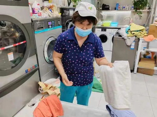 门头沟洗衣工厂为灾区捐赠衣服,京西志愿者连续两日消毒整理